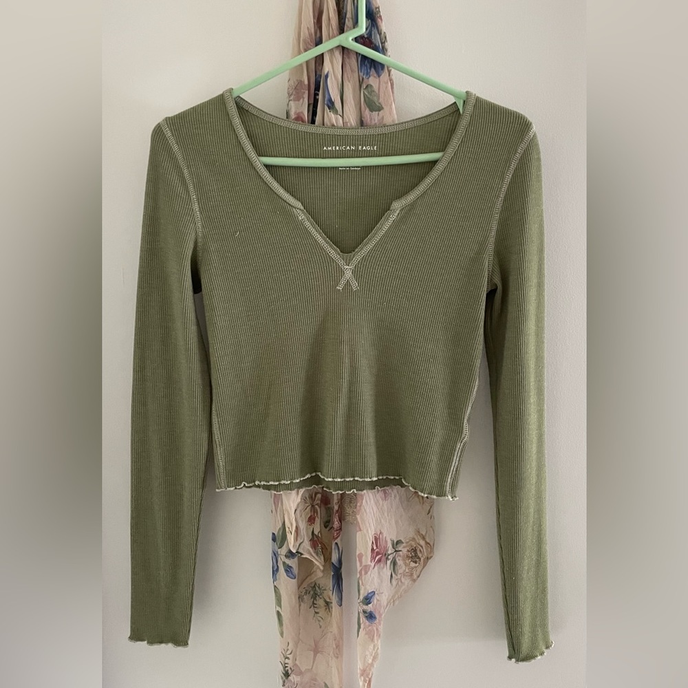 American Eagle Long Sleeve Crop Top